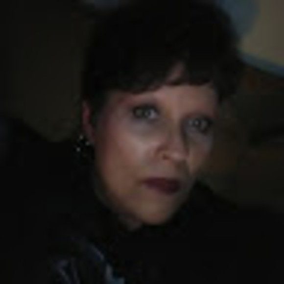 Meet your Posher, Renee - Picture 1 of 1